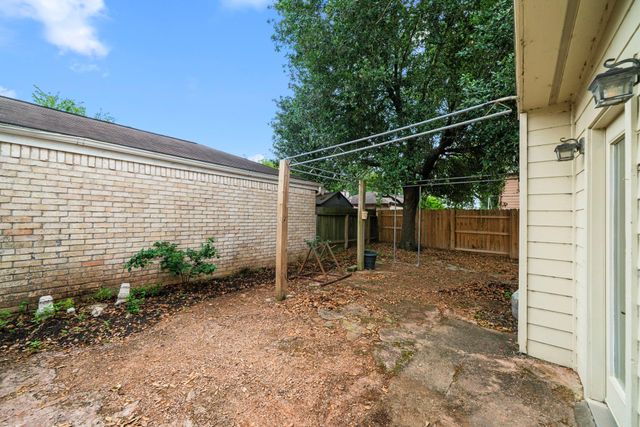 11607 Zarroll Drive, Houston, TX 77099