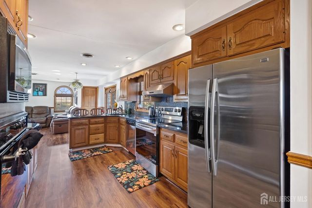 13 Roberts Street, South Brunswick, NJ 08824