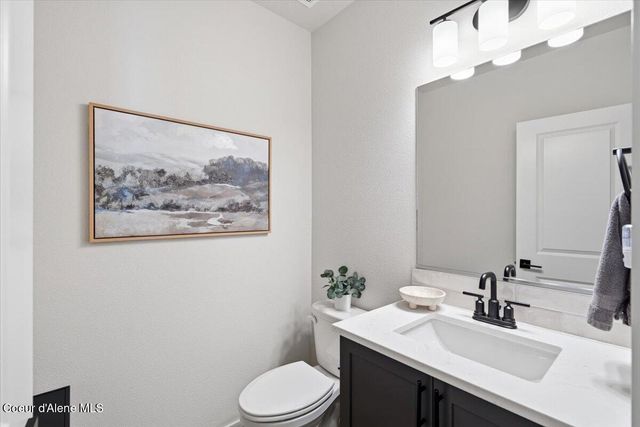 733 E Ripatti WAY, Hayden, ID 83835