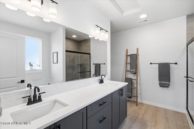 733 E Ripatti WAY, Hayden, ID 83835