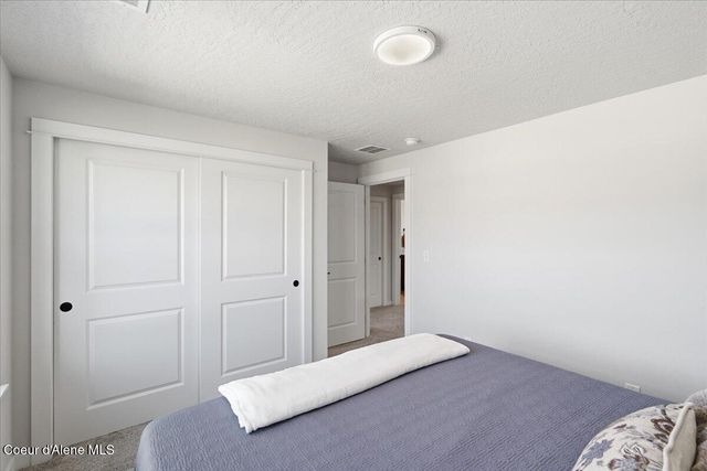733 E Ripatti WAY, Hayden, ID 83835