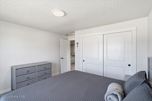 733 E Ripatti WAY, Hayden, ID 83835