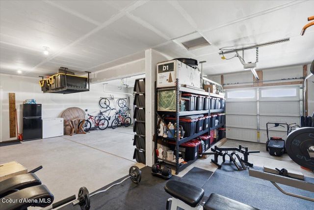 733 E Ripatti WAY, Hayden, ID 83835