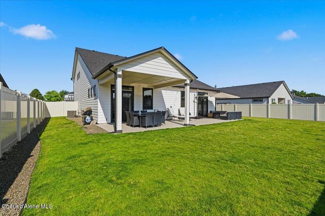 733 E Ripatti WAY, Hayden, ID 83835