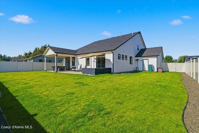 733 E Ripatti WAY, Hayden, ID 83835