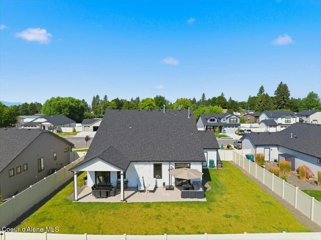 733 E Ripatti WAY, Hayden, ID 83835