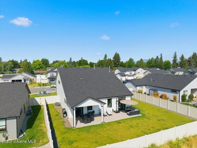 733 E Ripatti WAY, Hayden, ID 83835
