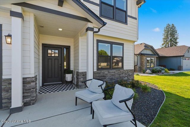 733 E Ripatti WAY, Hayden, ID 83835