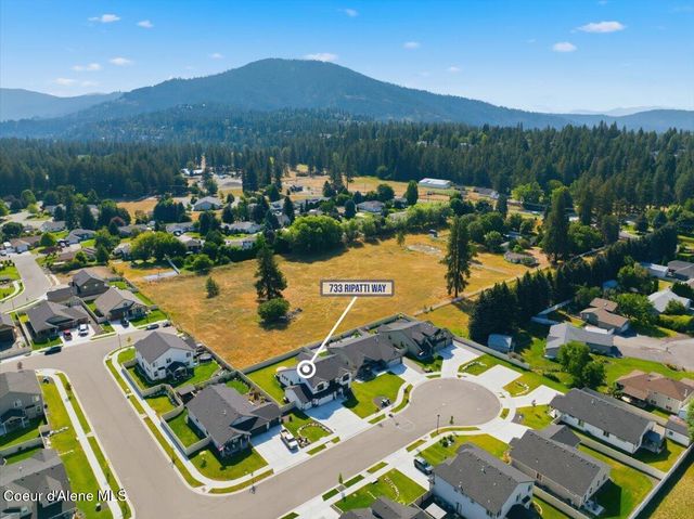 733 E Ripatti WAY, Hayden, ID 83835