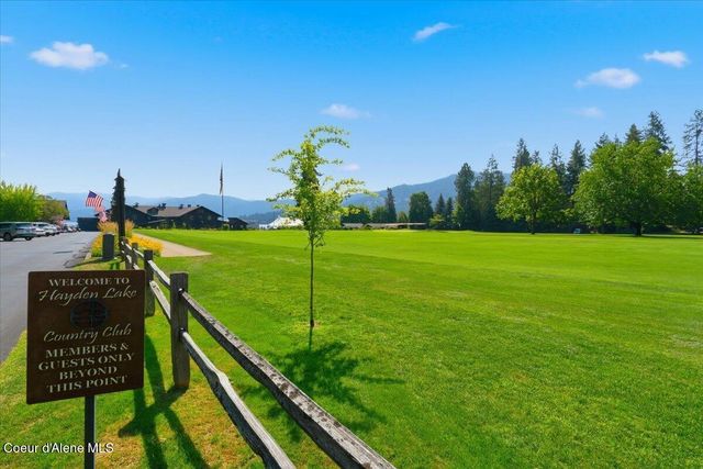 733 E Ripatti WAY, Hayden, ID 83835