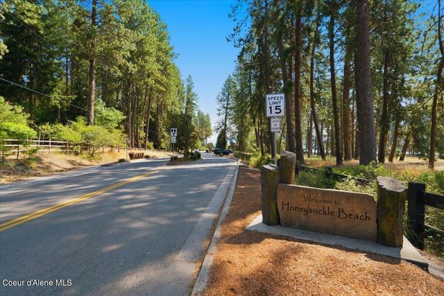 733 E Ripatti WAY, Hayden, ID 83835