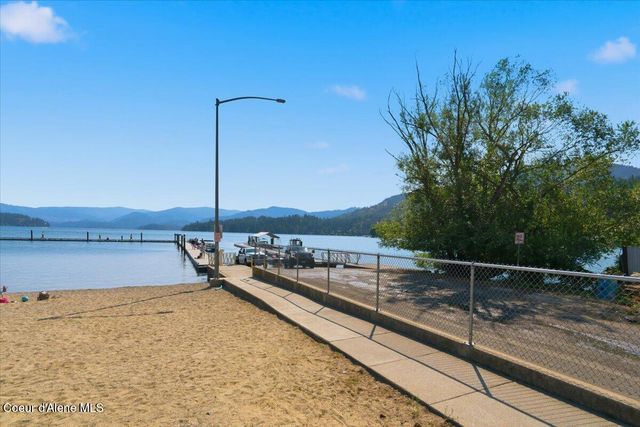 733 E Ripatti WAY, Hayden, ID 83835