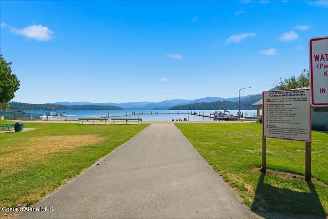 733 E Ripatti WAY, Hayden, ID 83835