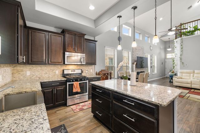 1401 Little Elm TRL 215, Cedar Park, TX 78613