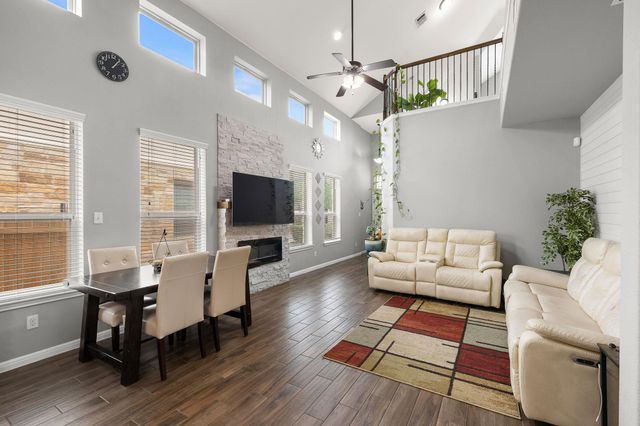 1401 Little Elm TRL 215, Cedar Park, TX 78613