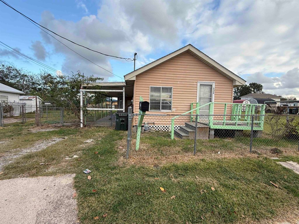 232 St Michel Avenue, Houma, LA 70363