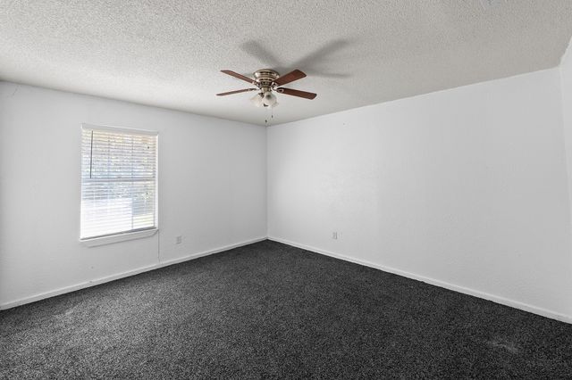 136 N Polk Street, Desoto, TX 75116