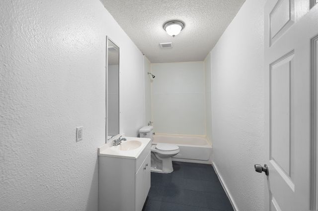 136 N Polk Street, Desoto, TX 75116