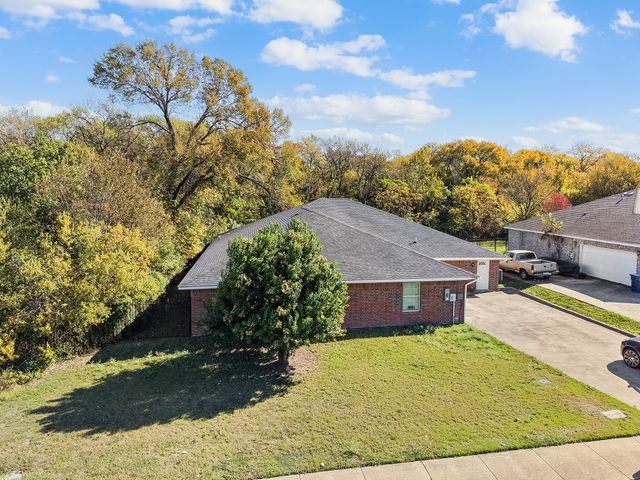 136 N Polk Street, Desoto, TX 75116