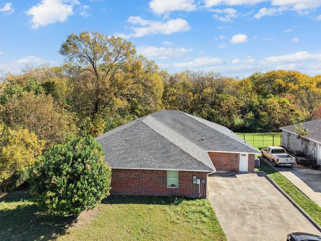 136 N Polk Street, Desoto, TX 75116