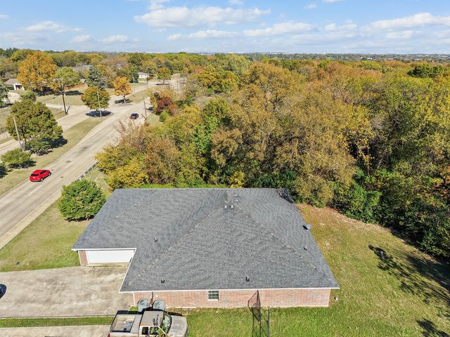 136 N Polk Street, Desoto, TX 75116