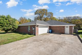 136 N Polk Street, Desoto, TX 75116