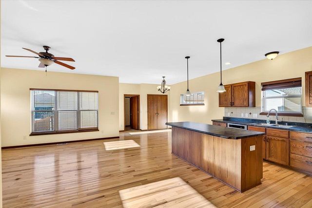 8903 White Coral Way, Middleton, WI 53562