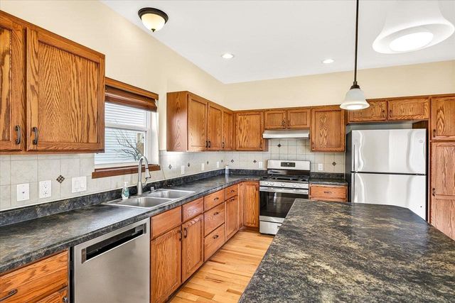 8903 White Coral Way, Middleton, WI 53562
