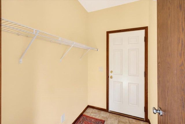 8903 White Coral Way, Middleton, WI 53562