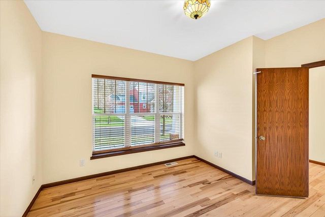 8903 White Coral Way, Middleton, WI 53562