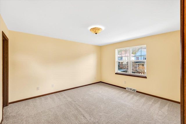 8903 White Coral Way, Middleton, WI 53562