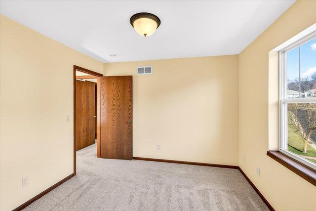 8903 White Coral Way, Middleton, WI 53562