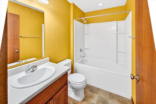 8903 White Coral Way, Middleton, WI 53562