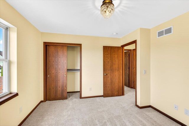 8903 White Coral Way, Middleton, WI 53562