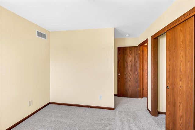 8903 White Coral Way, Middleton, WI 53562