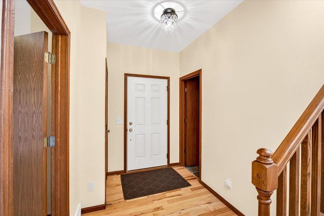 8903 White Coral Way, Middleton, WI 53562
