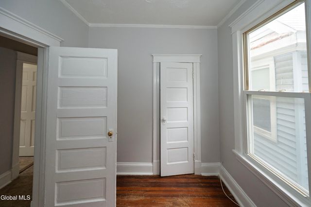 10 Hurlbut Street, Albany, NY 12209