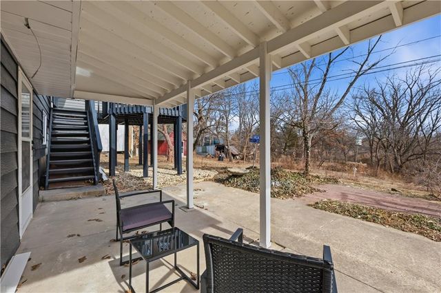 9905 W 60th Terrace, Merriam, KS 66203