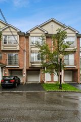 126 Amherst St, East Orange City, NJ 07018