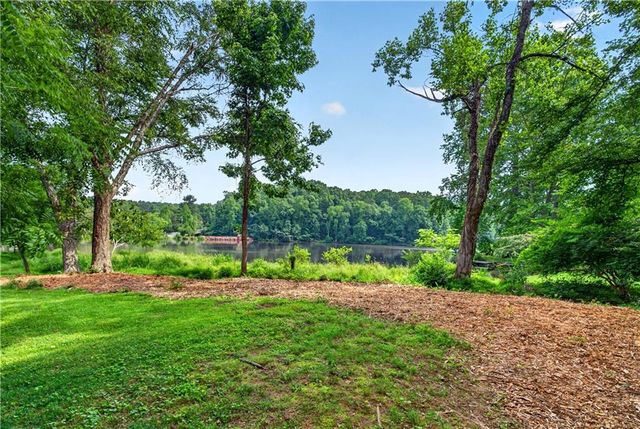 130 Chestnut Street, Roswell, GA 30075