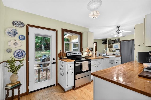 130 Chestnut Street, Roswell, GA 30075