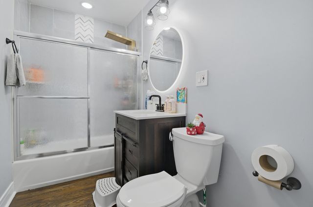 4815 S Lotus Avenue, Chicago, IL 60638