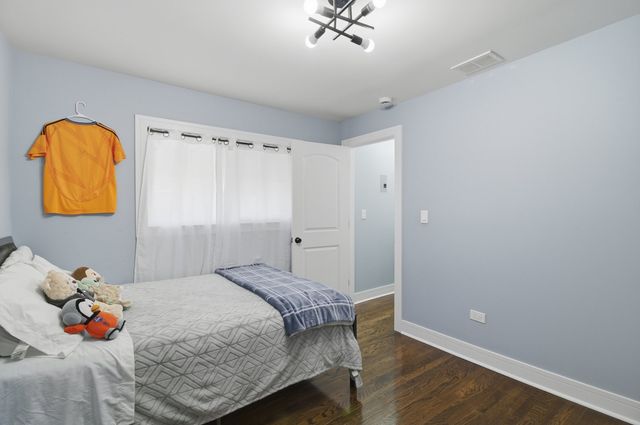 4815 S Lotus Avenue, Chicago, IL 60638