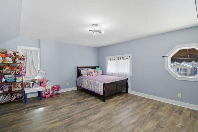 4815 S Lotus Avenue, Chicago, IL 60638