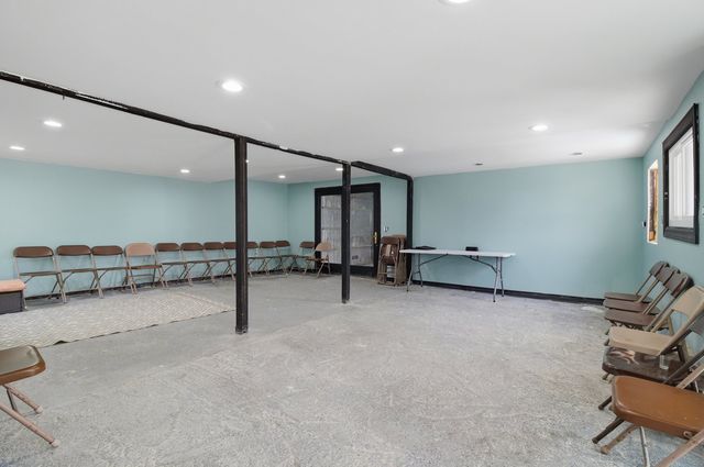 4815 S Lotus Avenue, Chicago, IL 60638