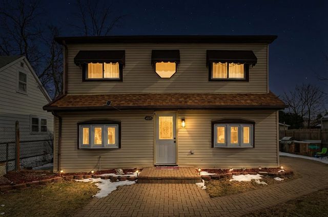 4815 S Lotus Avenue, Chicago, IL 60638