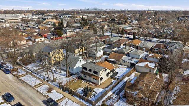 4815 S Lotus Avenue, Chicago, IL 60638