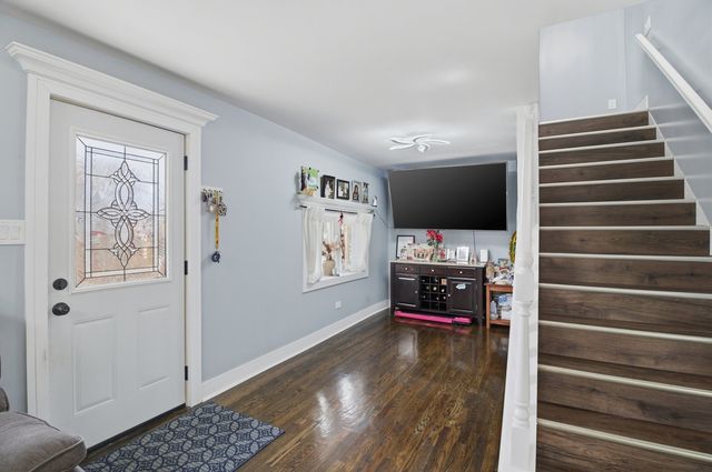 4815 S Lotus Avenue, Chicago, IL 60638