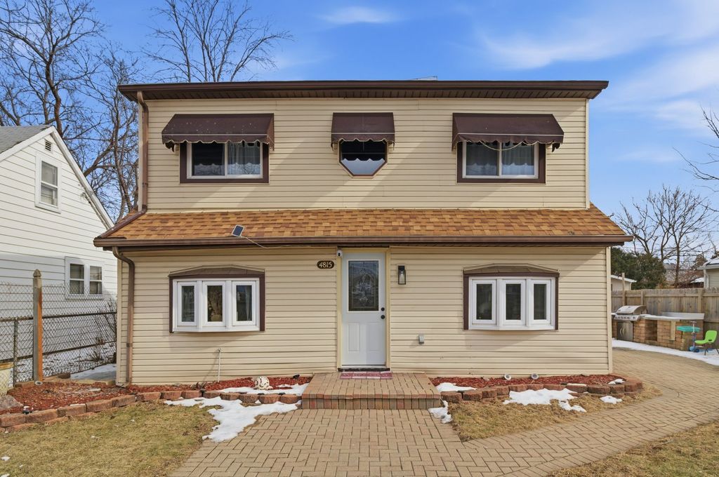 4815 S Lotus Avenue, Chicago, IL 60638