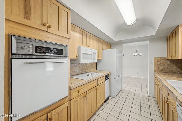 2801 E NORTH Lane, Phoenix, AZ 85028